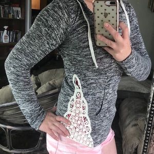 Women’s medium marbles pull over hoodie